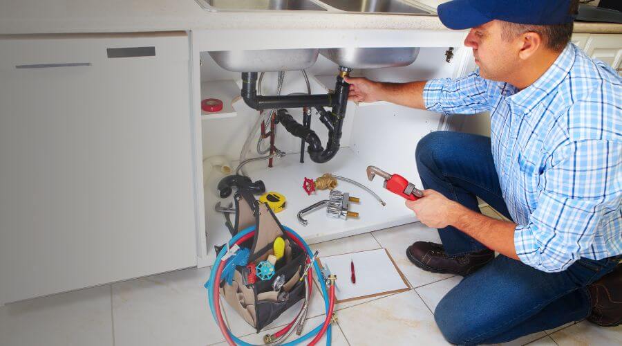 Expert burst pipe repair services in McDade, TX